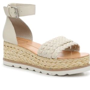 Dolce Vita Platform Sandal Size 6